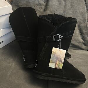 Size 7 women’s brand new BearPaw boots with tags
